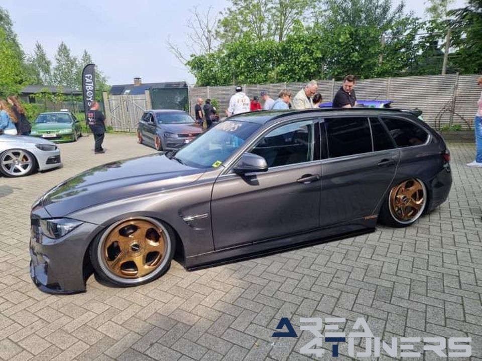 Carshow At Lentefeesten 2024
Imagen del reportaje de la revista Tuning Area4tuners.es, de la concentración de coches Tuning del año 2024 en Hoogerheide, Holanda