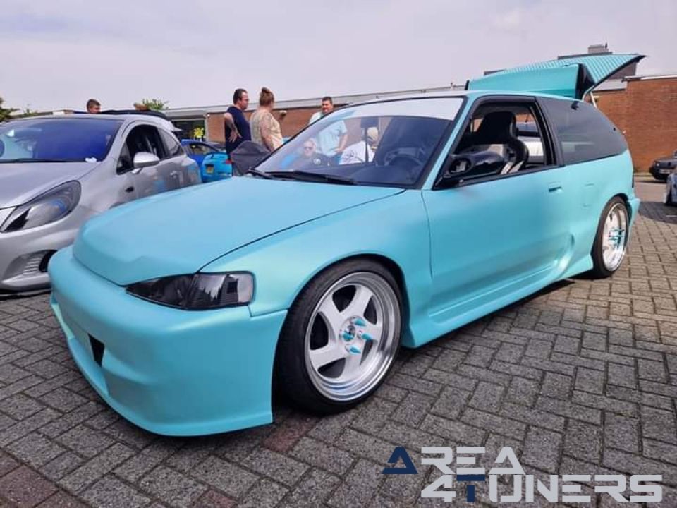Carshow At Lentefeesten 2024
Imagen del reportaje de la revista Tuning Area4tuners.es, de la concentración de coches Tuning del año 2024 en Hoogerheide, Holanda