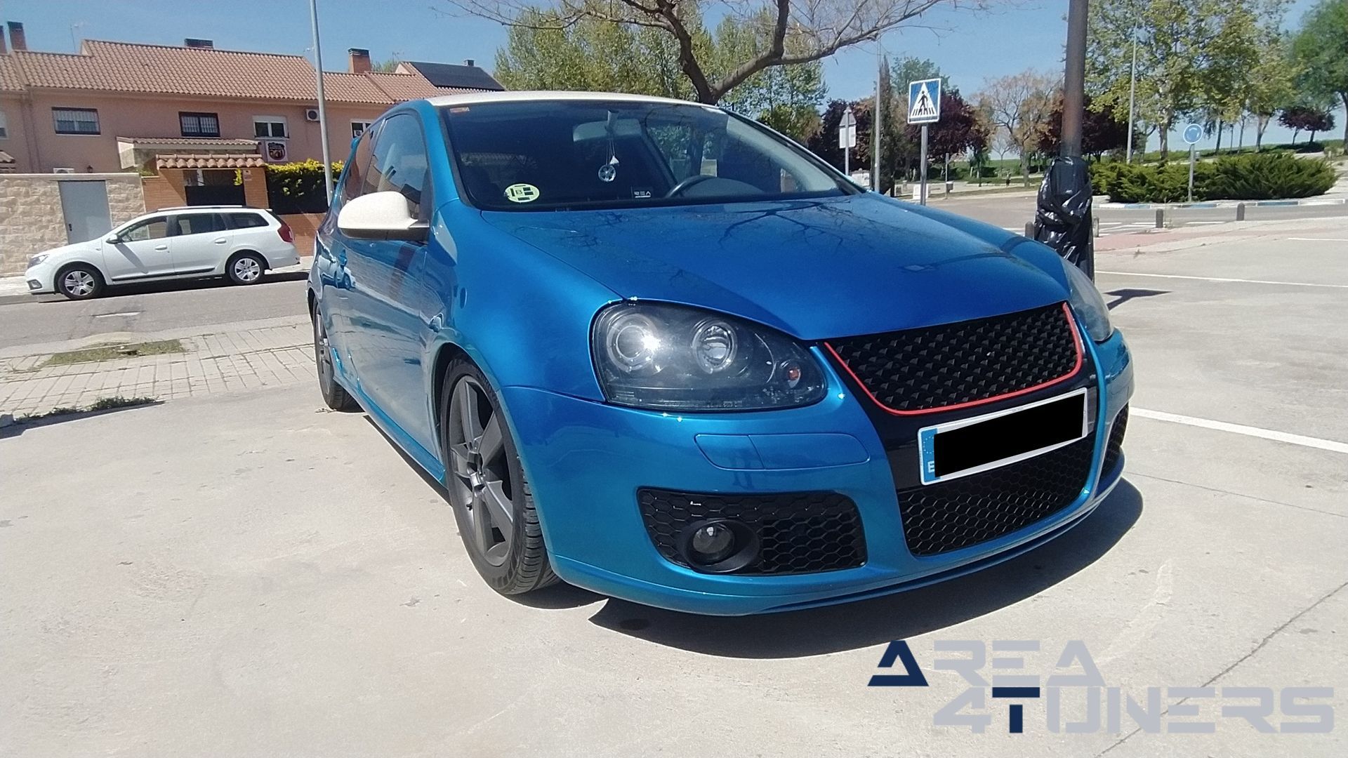 Homenaje A Cristóbal
Imagen del reportaje de la revista Tuning Area4tuners.es, de la concentración de coches Tuning del año 2024 en Casarrubuelos, Madrid, España