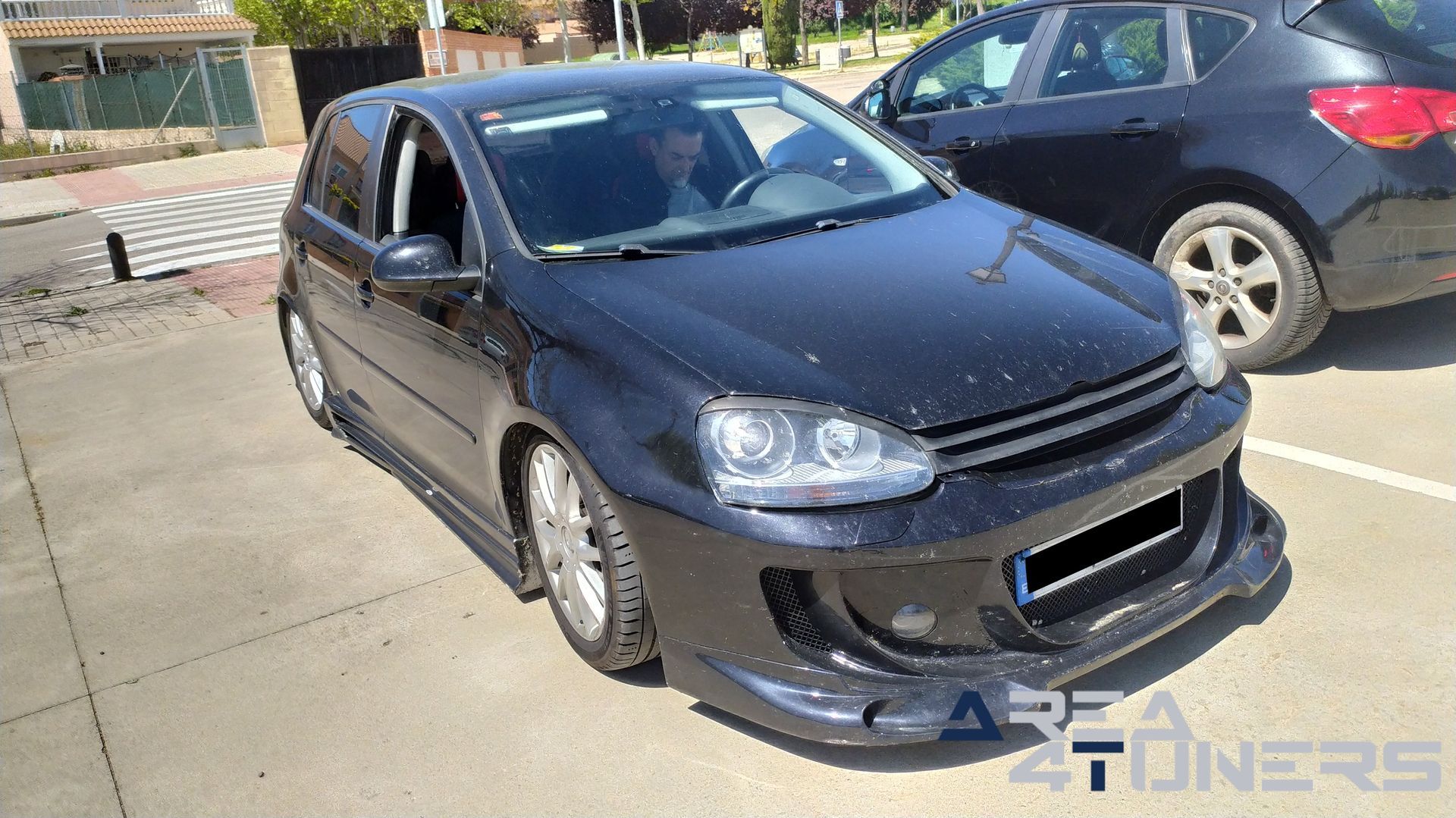 Homenaje A Cristóbal
Imagen del reportaje de la revista Tuning Area4tuners.es, de la concentración de coches Tuning del año 2024 en Casarrubuelos, Madrid, España