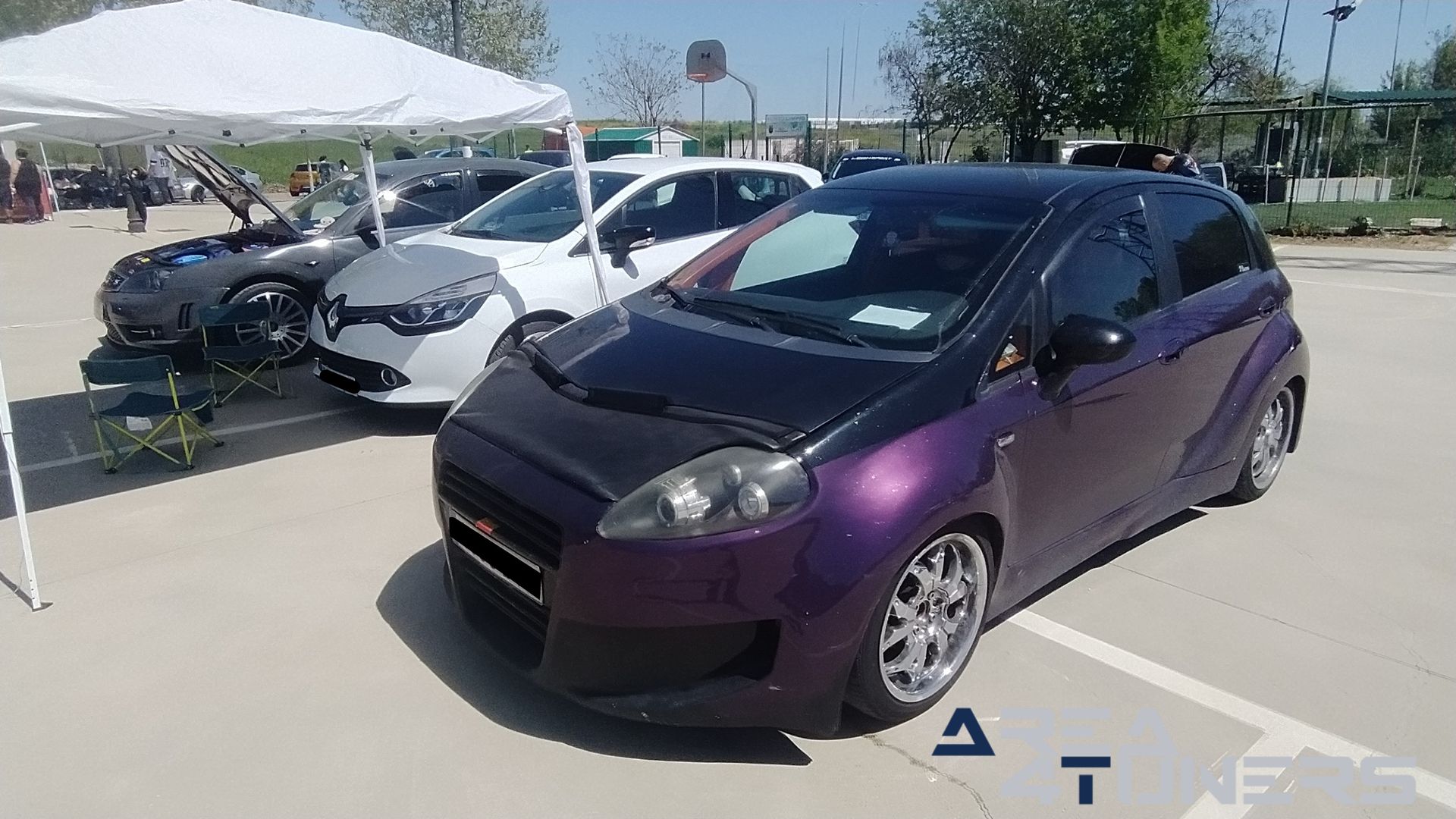 Homenaje A Cristóbal
Imagen del reportaje de la revista Tuning Area4tuners.es, de la concentración de coches Tuning del año 2024 en Casarrubuelos, Madrid, España