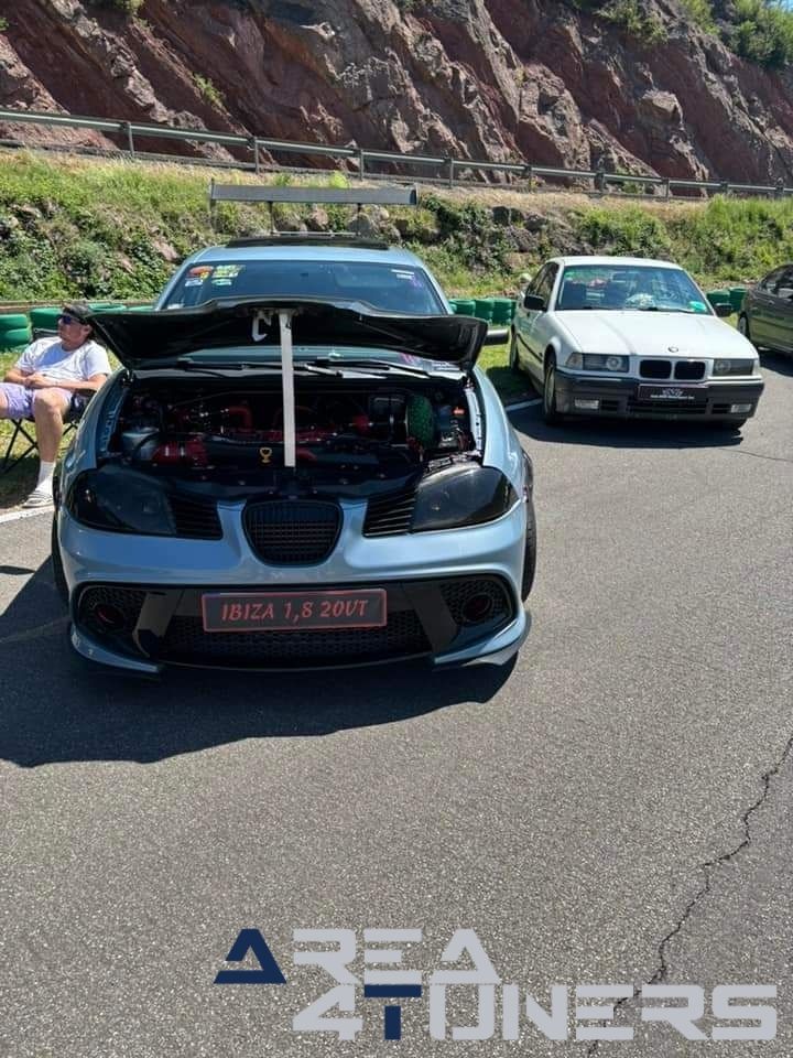 1st Meet Cars And Show Karting El Plá
Imagen del reportaje de la revista Tuning Area4tuners.es, de la concentración de coches Tuning del año 2024 en El Plá De Sant Tirs, Lérida, España