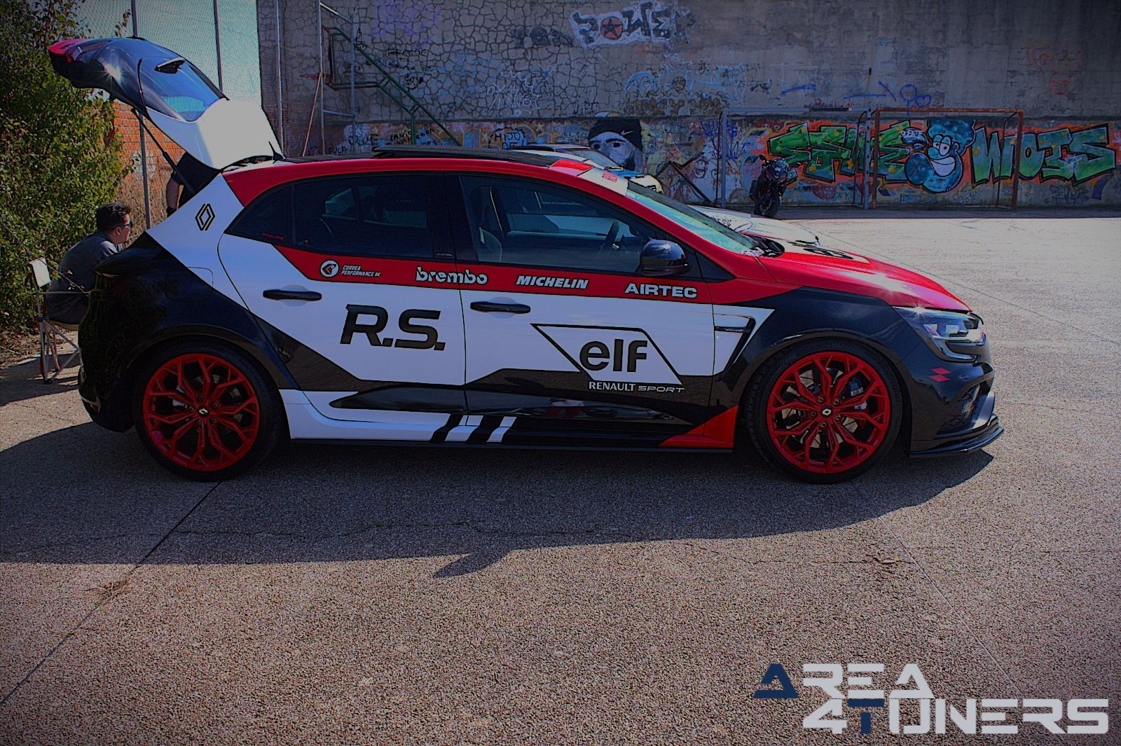 3a Kdd Diabolic's Sound
Imagen del reportaje de la revista Tuning Area4tuners.es, de la concentración de coches Tuning del año 2024 en Puente Del Arzobispo, Toledo, España.