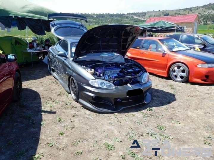 Serpituning 2k24
Imagen del reportaje de la revista Tuning Area4tuners.es, de la concentración de coches Tuning del año 2024 en Villavaquerín, Valladolid, España