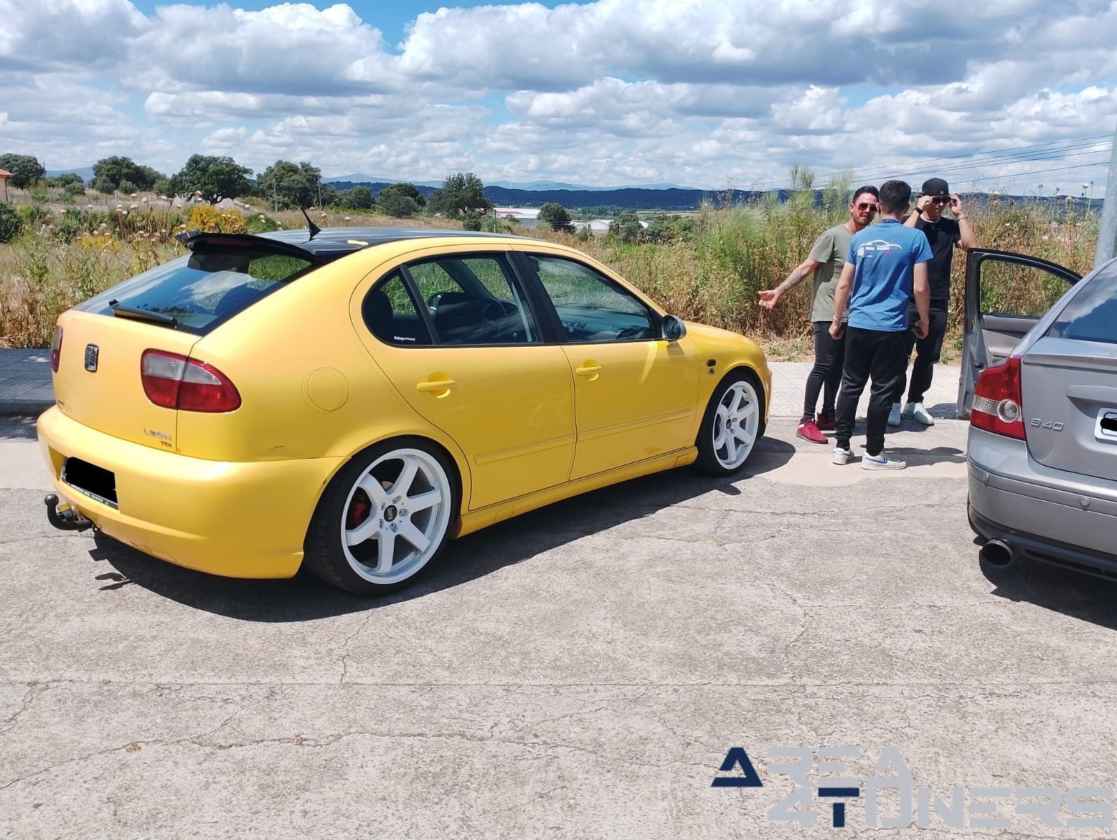 1a Concentración Multimarca Carcaboso
Imagen del reportaje de la revista Tuning Area4tuners.es, de la concentración de coches Tuning del año 2024 en Carcaboso, Cáceres, España