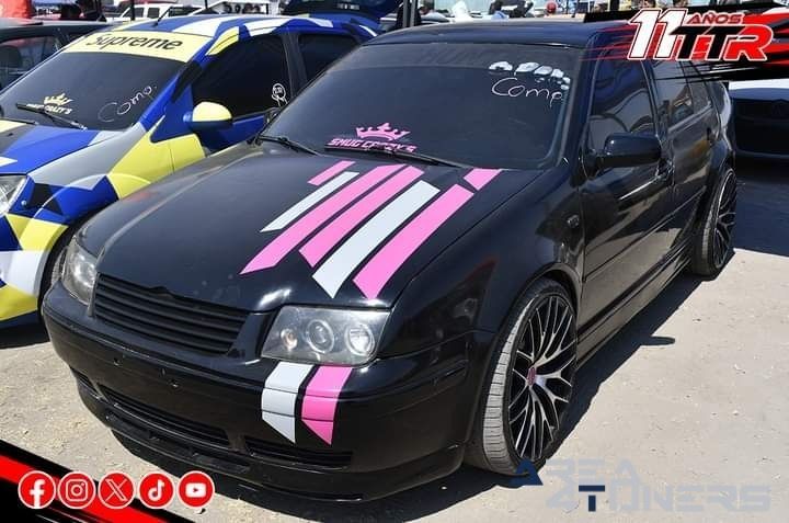 Aniversario Team Victoria
Imagen del reportaje de la revista Tuning Area4tuners.es, de la concentración de coches Tuning del año 2024 en Tepeaca, Puebla, México