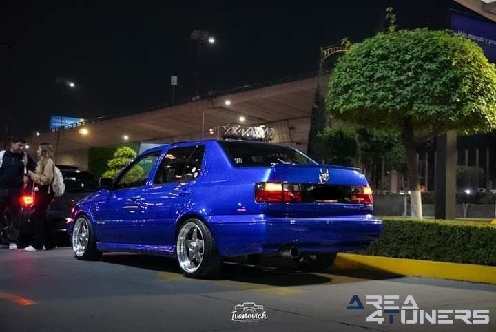 Meet Wallmart
Imagen del reportaje de la revista Tuning Area4tuners.es, de la concentración de coches Tuning del año 2024 en Toreo, México