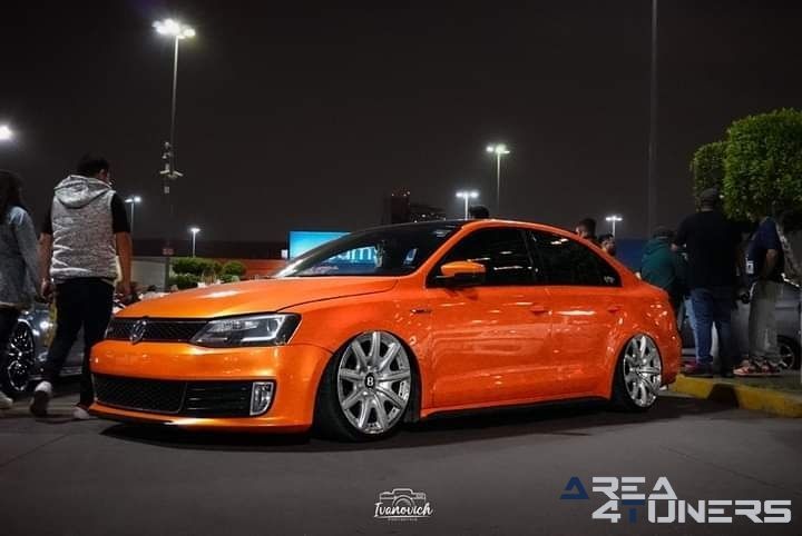 Meet Wallmart
Imagen del reportaje de la revista Tuning Area4tuners.es, de la concentración de coches Tuning del año 2024 en Toreo, México