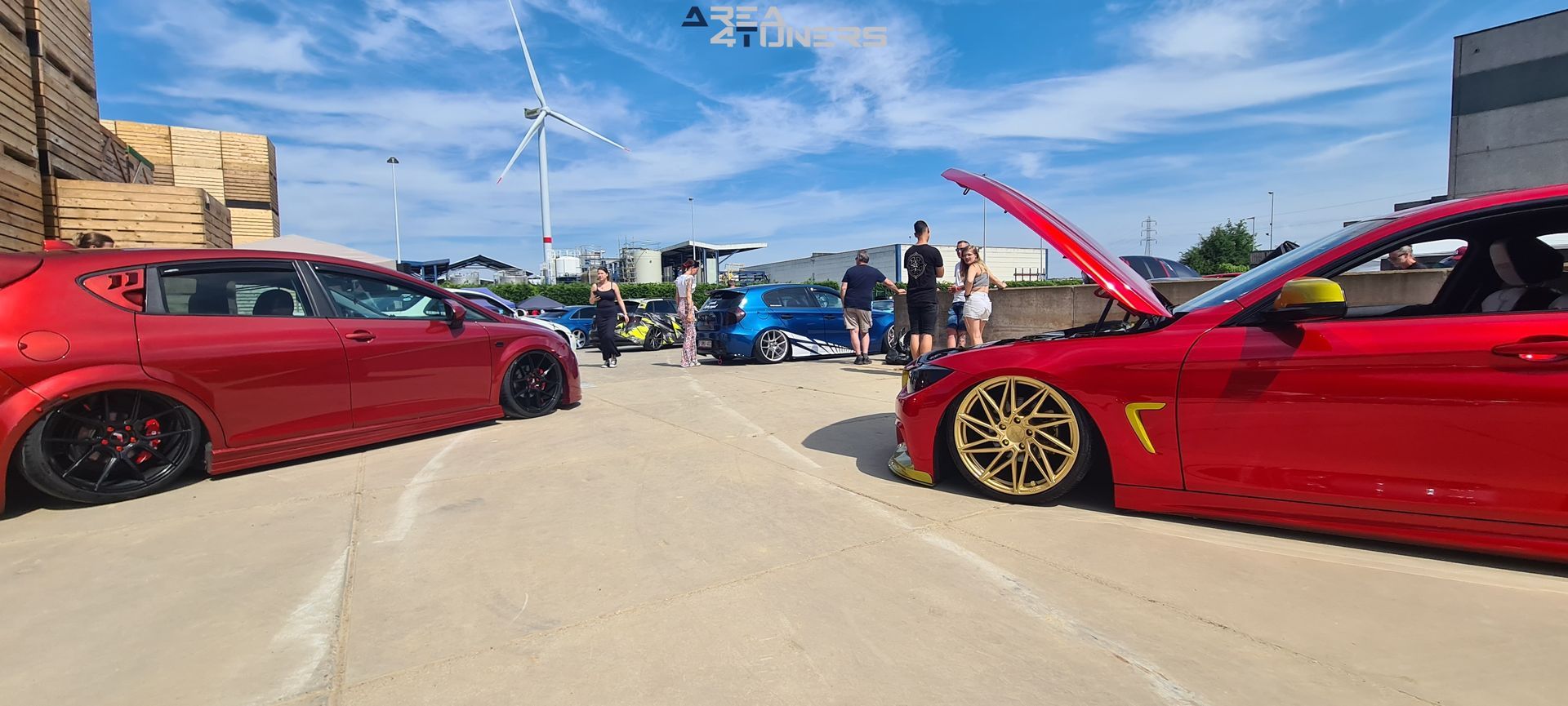 Golden Squad And Gazman
Imagen del reportaje de la revista Tuning Area4tuners.es, de la concentración de coches Tuning del año 2024 en Tournai, Bélgica