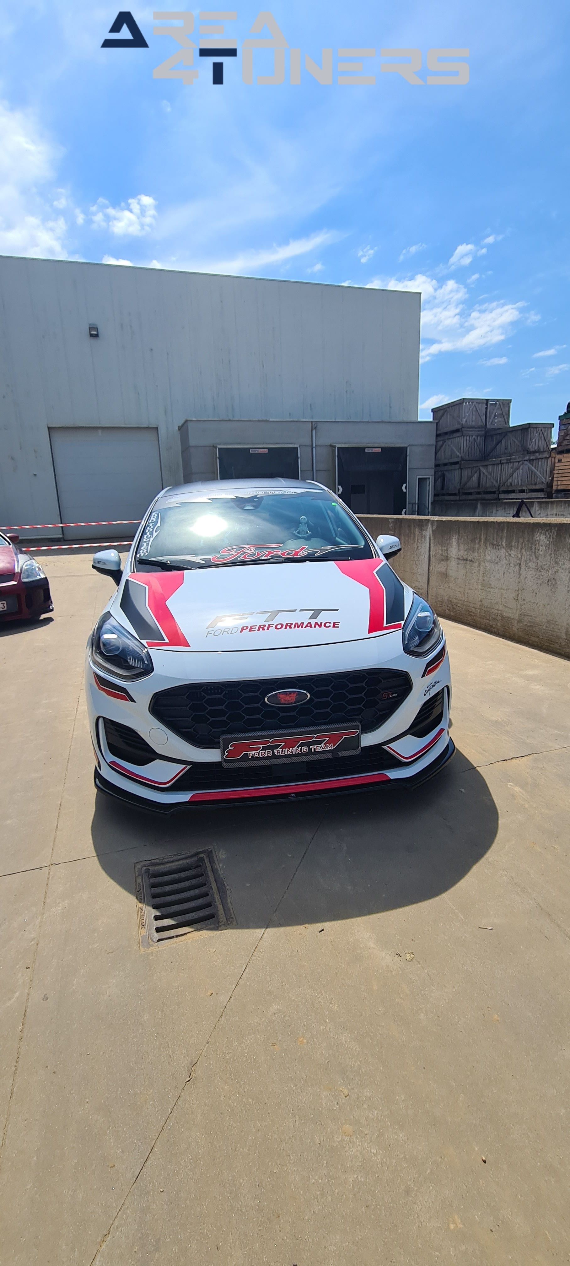 Golden Squad And Gazman
Imagen del reportaje de la revista Tuning Area4tuners.es, de la concentración de coches Tuning del año 2024 en Tournai, Bélgica