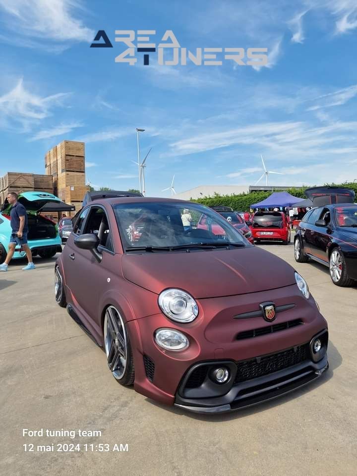 Golden Squad And Gazman
Imagen del reportaje de la revista Tuning Area4tuners.es, de la concentración de coches Tuning del año 2024 en Tournai, Bélgica