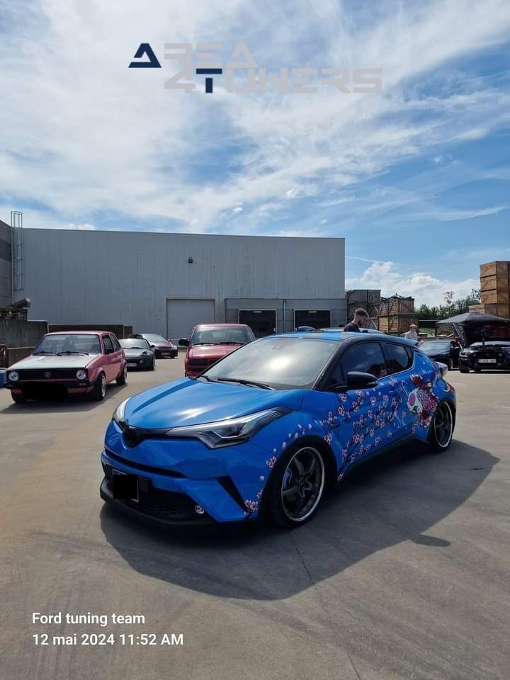 Golden Squad And Gazman
Imagen del reportaje de la revista Tuning Area4tuners.es, de la concentración de coches Tuning del año 2024 en Tournai, Bélgica