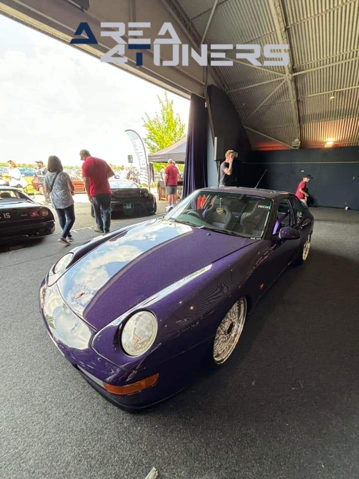 Edition Reloaded
Imagen del reportaje de la revista Tuning Area4tuners.es, de la concentración de coches Tuning del año 2024 en Northampton, Uk