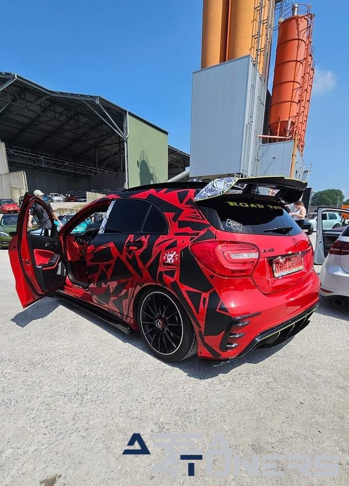 Customville 2024
Imagen del reportaje de la revista Tuning Area4tuners.es, de la concentración de coches Tuning del año 2024 en Wagerem, Bélgica