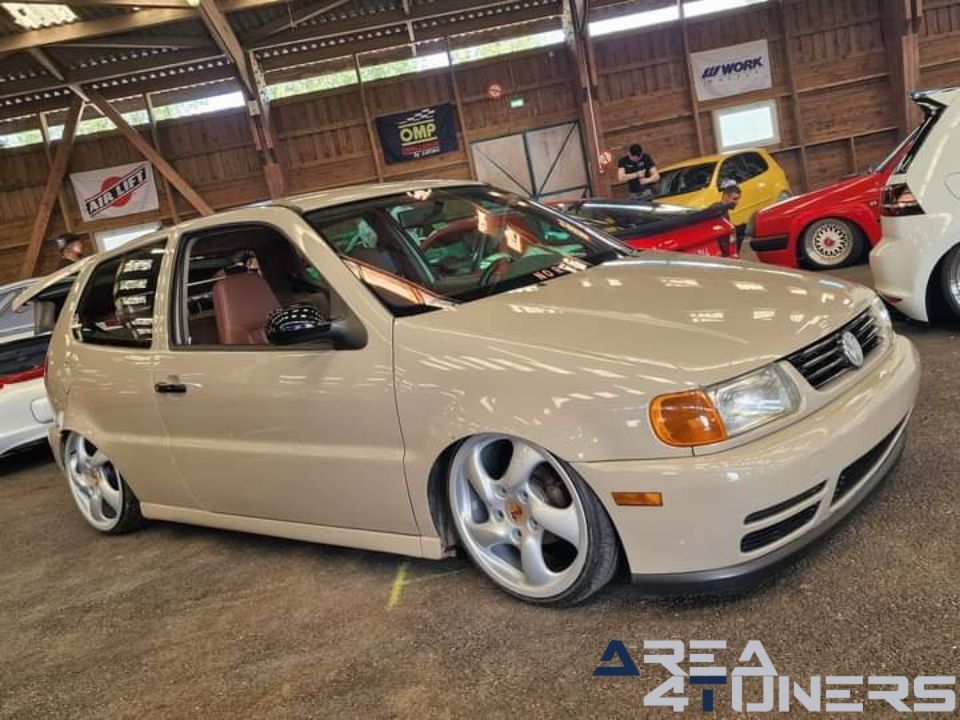 The Show
Imagen del reportaje de la revista Tuning Area4tuners.es, de la concentración de coches Tuning del año 2024 en Magny Cours, Francia