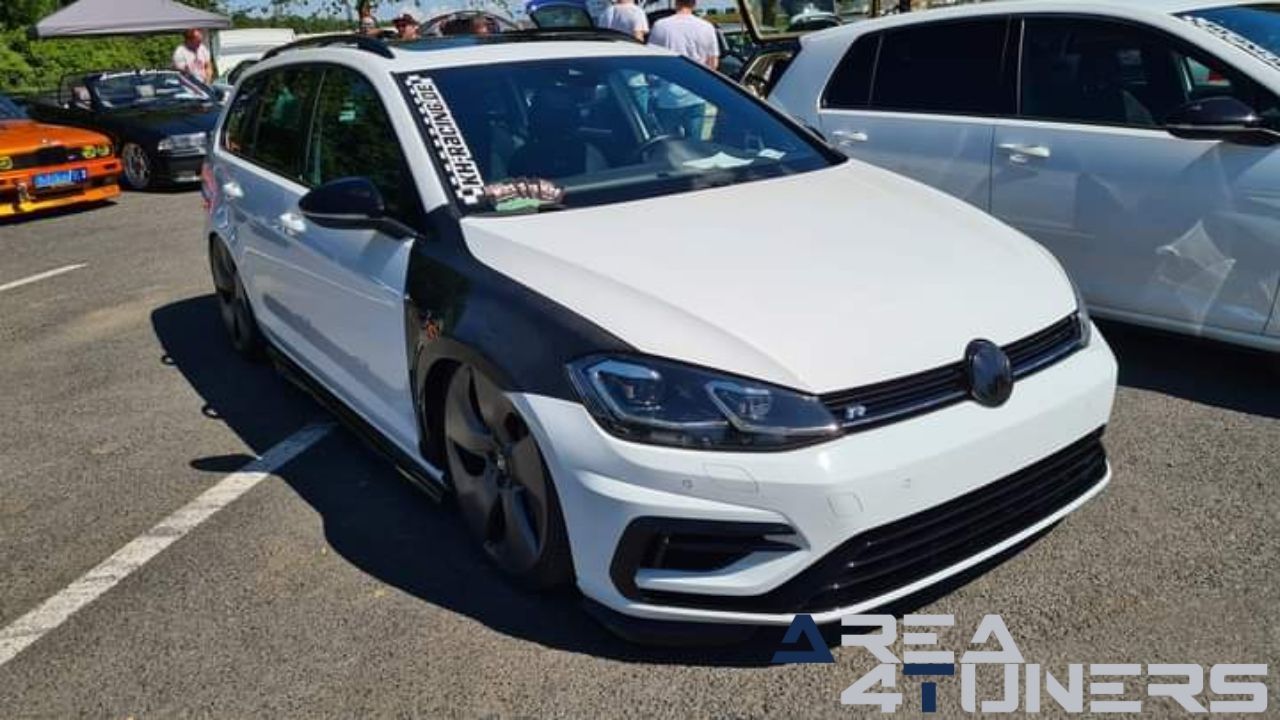 Tuning Day Gollhofen
Imagen del reportaje de la revista Tuning Area4tuners.es, de la concentración de coches Tuning del año 2024 en Gollhofen, Alemania