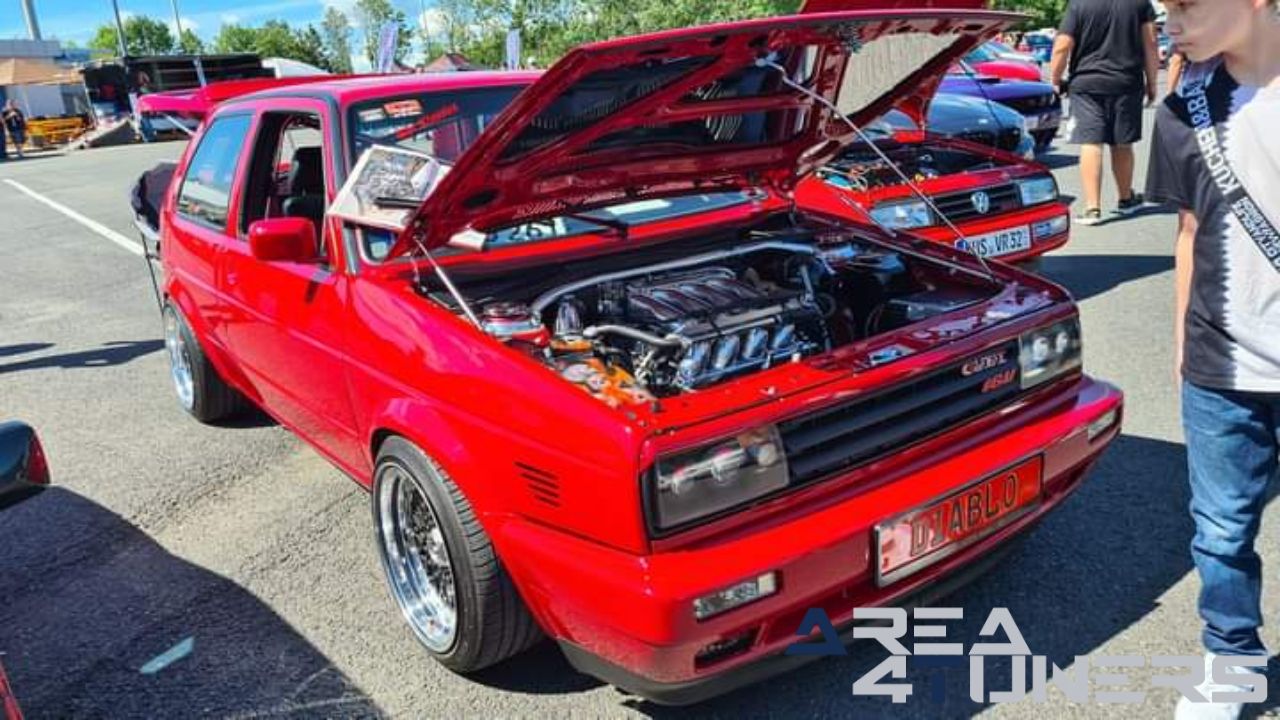 Tuning Day Gollhofen
Imagen del reportaje de la revista Tuning Area4tuners.es, de la concentración de coches Tuning del año 2024 en Gollhofen, Alemania