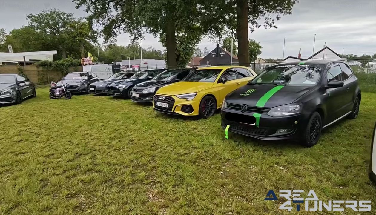 3eme Black Devil And Bad Girl Crew Meeting
Imagen del reportaje de la revista Tuning Area4tuners.es, de la concentración de coches Tuning del año 2024 en Hechtel, Bélgica