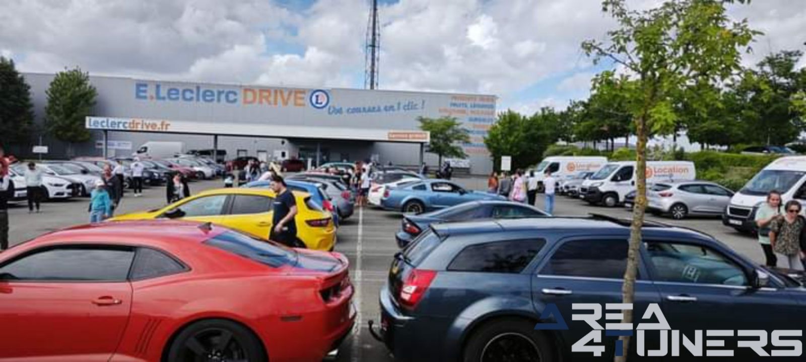 Convoy Tour Rassemblement Mans 2
Imagen del reportaje de la revista Tuning Area4tuners.es, de la concentración de coches Tuning del año 2024 en Saint Cyr Sur Loire, Francia