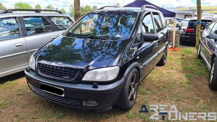 Tuning Day Gollhofen
Imagen del reportaje de la revista Tuning Area4tuners.es, de la concentración de coches Tuning del año 2024 en Gollhofen, Alemania