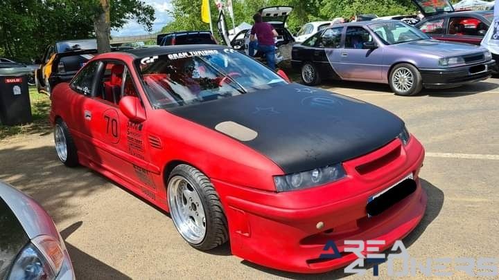 Tuning Day Gollhofen
Imagen del reportaje de la revista Tuning Area4tuners.es, de la concentración de coches Tuning del año 2024 en Gollhofen, Alemania