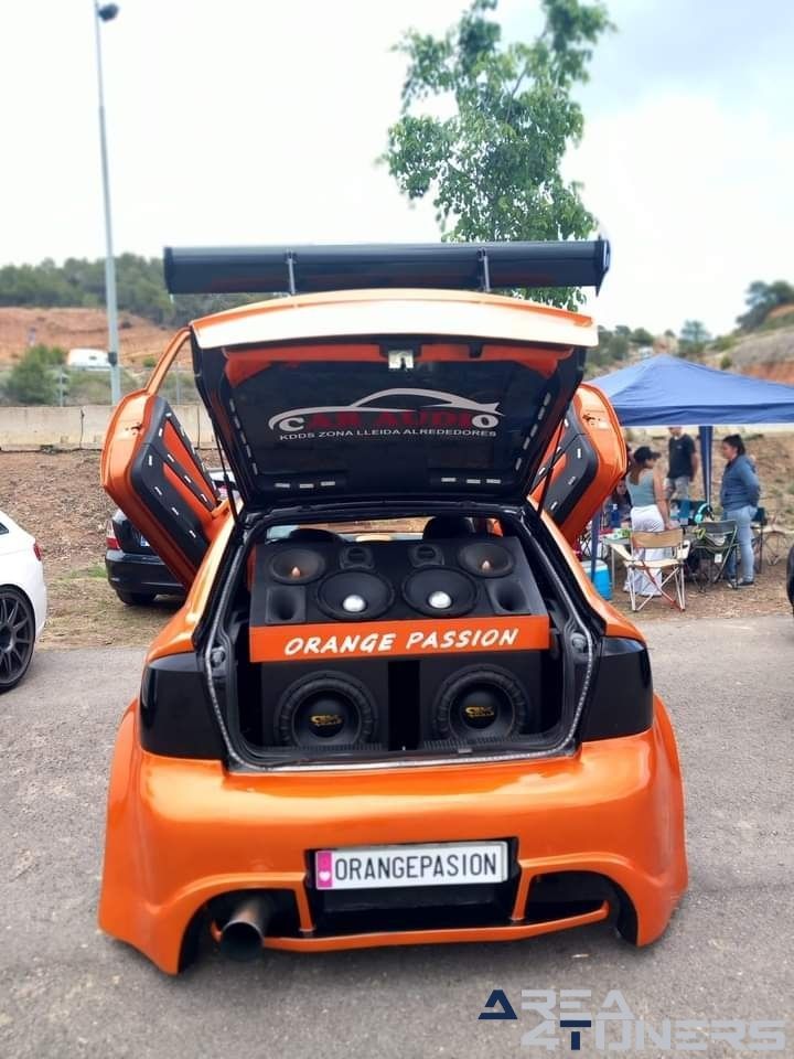 Vimbodí Motor Shoe
Imagen del reportaje de la revista Tuning Area4tuners.es, de la concentración de coches Tuning del año 2024 en Vimbodí, Tarragona, España