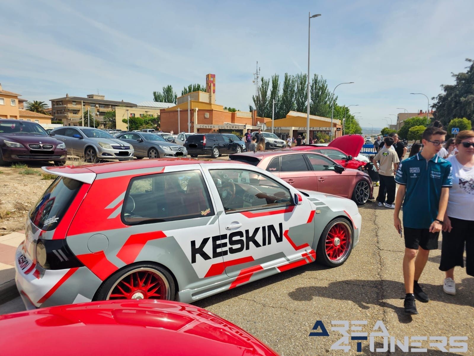 La Guarida Motorshow 2024
Imagen del reportaje de la revista Tuning Area4tuners.es, de la concentración de coches Tuning del año 2024 en Figueruelas, Zaragoza, España
