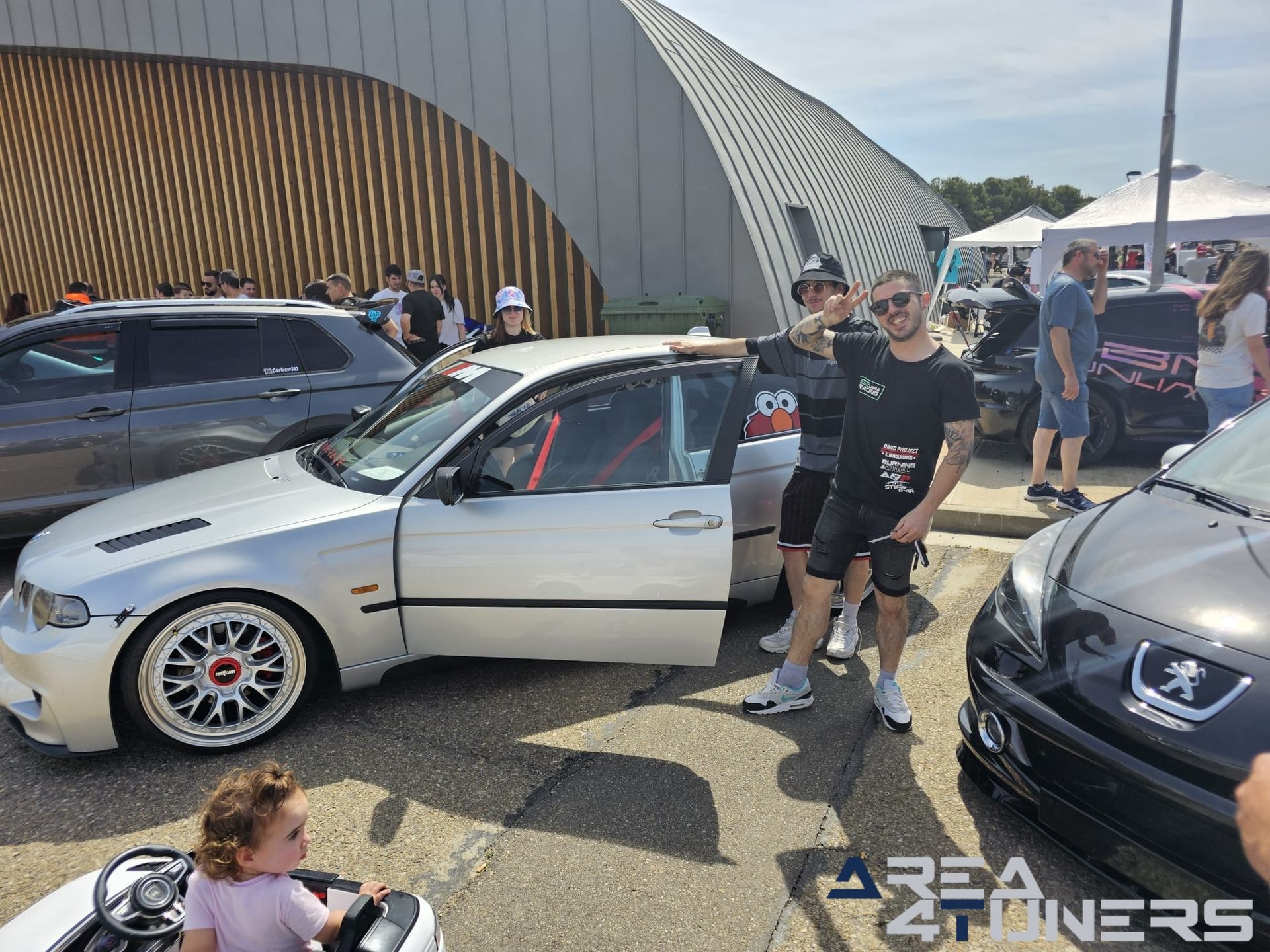 La Guarida Motorshow 2024
Imagen del reportaje de la revista Tuning Area4tuners.es, de la concentración de coches Tuning del año 2024 en Figueruelas, Zaragoza, España