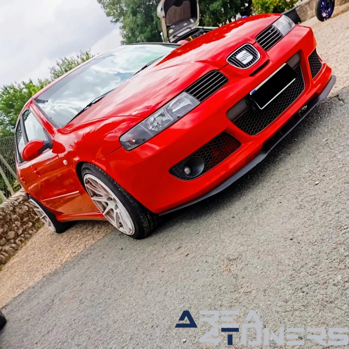 3a Expo Kdd Automovilística La Granja
Imagen del reportaje de la revista Tuning Area4tuners.es, de la concentración de coches Tuning del año 2024 en La Granja, Cáceres, España