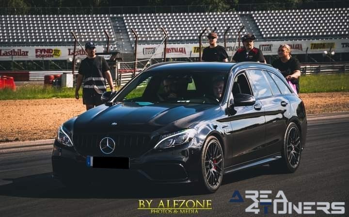 Swk's Grillkvall 2024 Insläpp
Imagen del reportaje de la revista Tuning Area4tuners.es, de la concentración de coches Tuning del año 2024 en Mantorp, Suecia