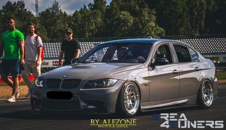 Swk's Grillkvall 2024 Insläpp
Imagen del reportaje de la revista Tuning Area4tuners.es, de la concentración de coches Tuning del año 2024 en Mantorp, Suecia