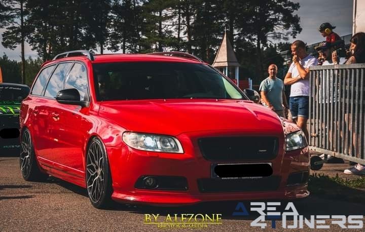 Swk's Grillkvall 2024 Insläpp
Imagen del reportaje de la revista Tuning Area4tuners.es, de la concentración de coches Tuning del año 2024 en Mantorp, Suecia