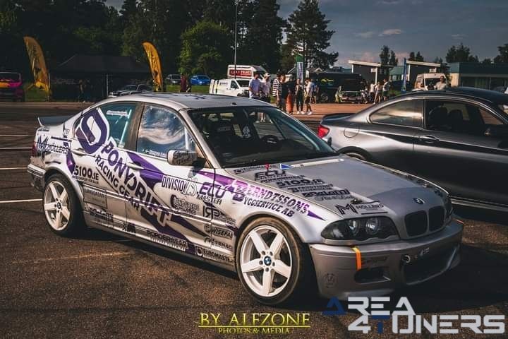 Swk's Grillkvall 2024 Insläpp
Imagen del reportaje de la revista Tuning Area4tuners.es, de la concentración de coches Tuning del año 2024 en Mantorp, Suecia