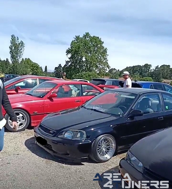 Rabaji Day Number 2
Imagen del reportaje de la revista Tuning Area4tuners.es, de la concentración de coches Tuning del año 2024 en Sarrians, Francia.