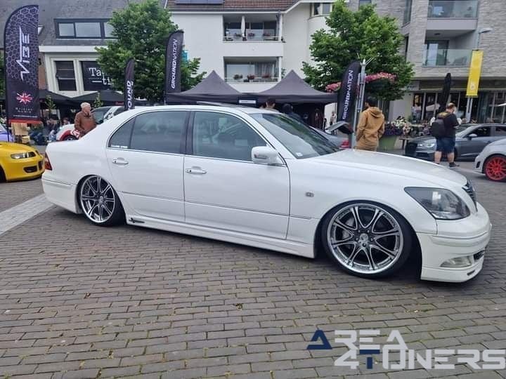 Show Your Dream The End
Imagen del reportaje de la revista Tuning Area4tuners.es, de la concentración de coches Tuning del año 2024 en Pelt, Bélgica