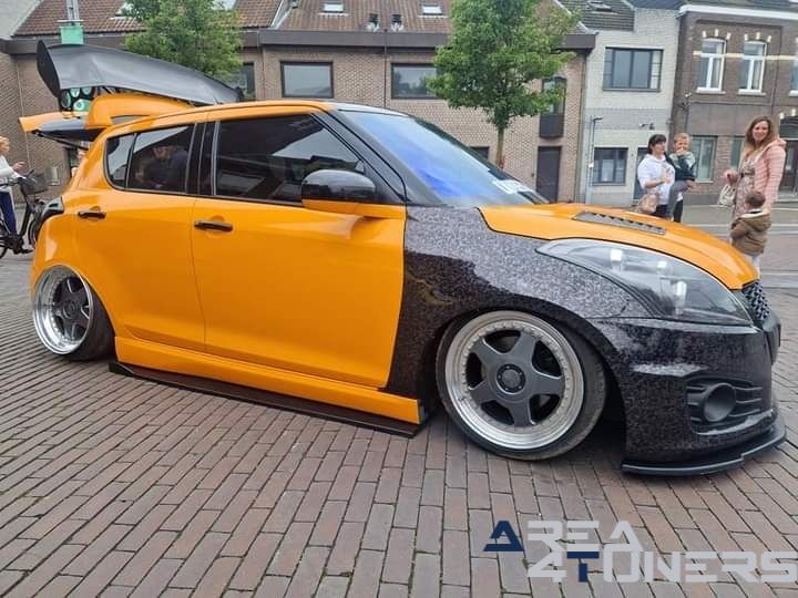 Show Your Dream The End
Imagen del reportaje de la revista Tuning Area4tuners.es, de la concentración de coches Tuning del año 2024 en Pelt, Bélgica