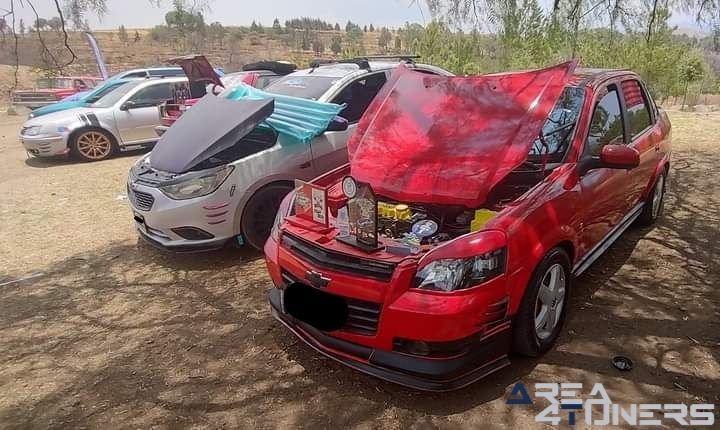 1er Aniversario Team Bodoque
Imagen del reportaje de la revista Tuning Area4tuners.es, de la concentración de coches Tuning del año 2024 en Bodoque, México.