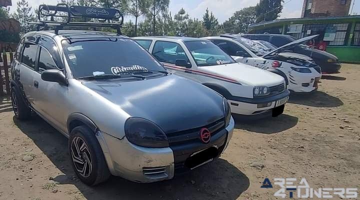 1er Aniversario Team Bodoque
Imagen del reportaje de la revista Tuning Area4tuners.es, de la concentración de coches Tuning del año 2024 en Bodoque, México.