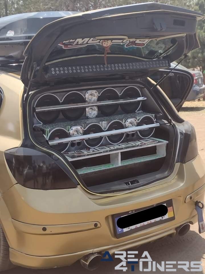 1er Aniversario Team Bodoque
Imagen del reportaje de la revista Tuning Area4tuners.es, de la concentración de coches Tuning del año 2024 en Bodoque, México.