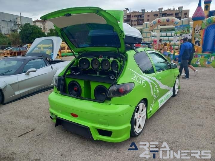 Hotweekend 2k24
Imagen del reportaje de la revista Tuning Area4tuners.es, de la concentración de coches Tuning del año 2024 en Mora D'Ebre, Tarragona, España