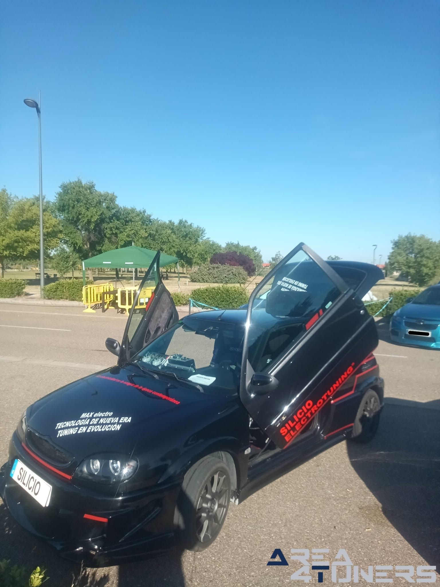 Aldeamayor Tuning Show
Imagen del reportaje de la revista Tuning Area4tuners.es, de la concentración de coches Tuning del año 2024 en Aldeamayor De San Martín, Valladolid, España.