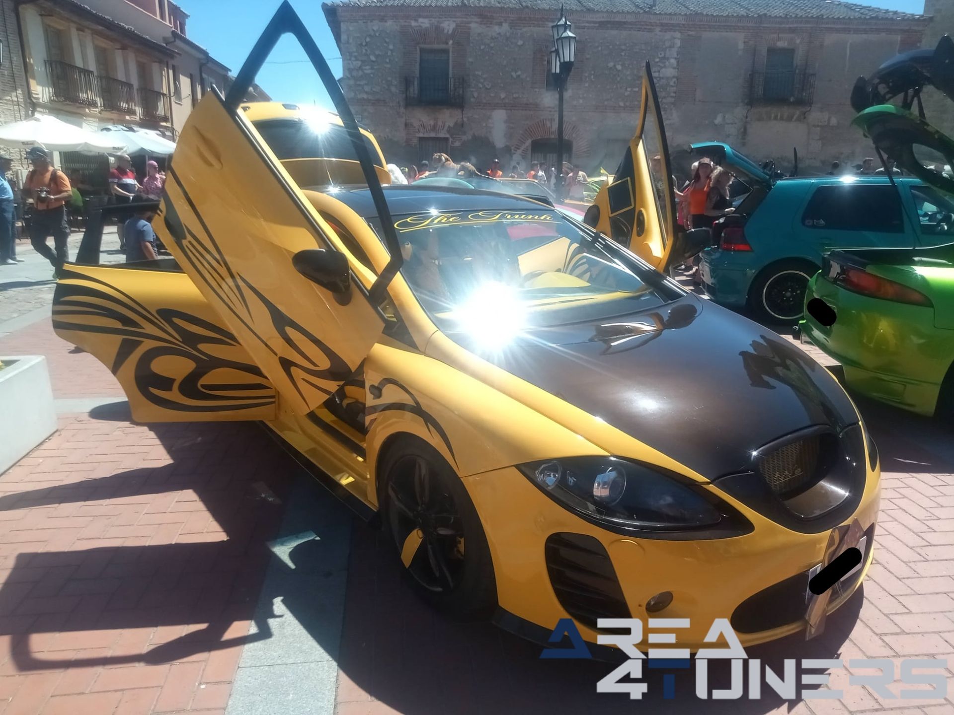 Aldeamayor Tuning Show
Imagen del reportaje de la revista Tuning Area4tuners.es, de la concentración de coches Tuning del año 2024 en Aldeamayor De San Martín, Valladolid, España.