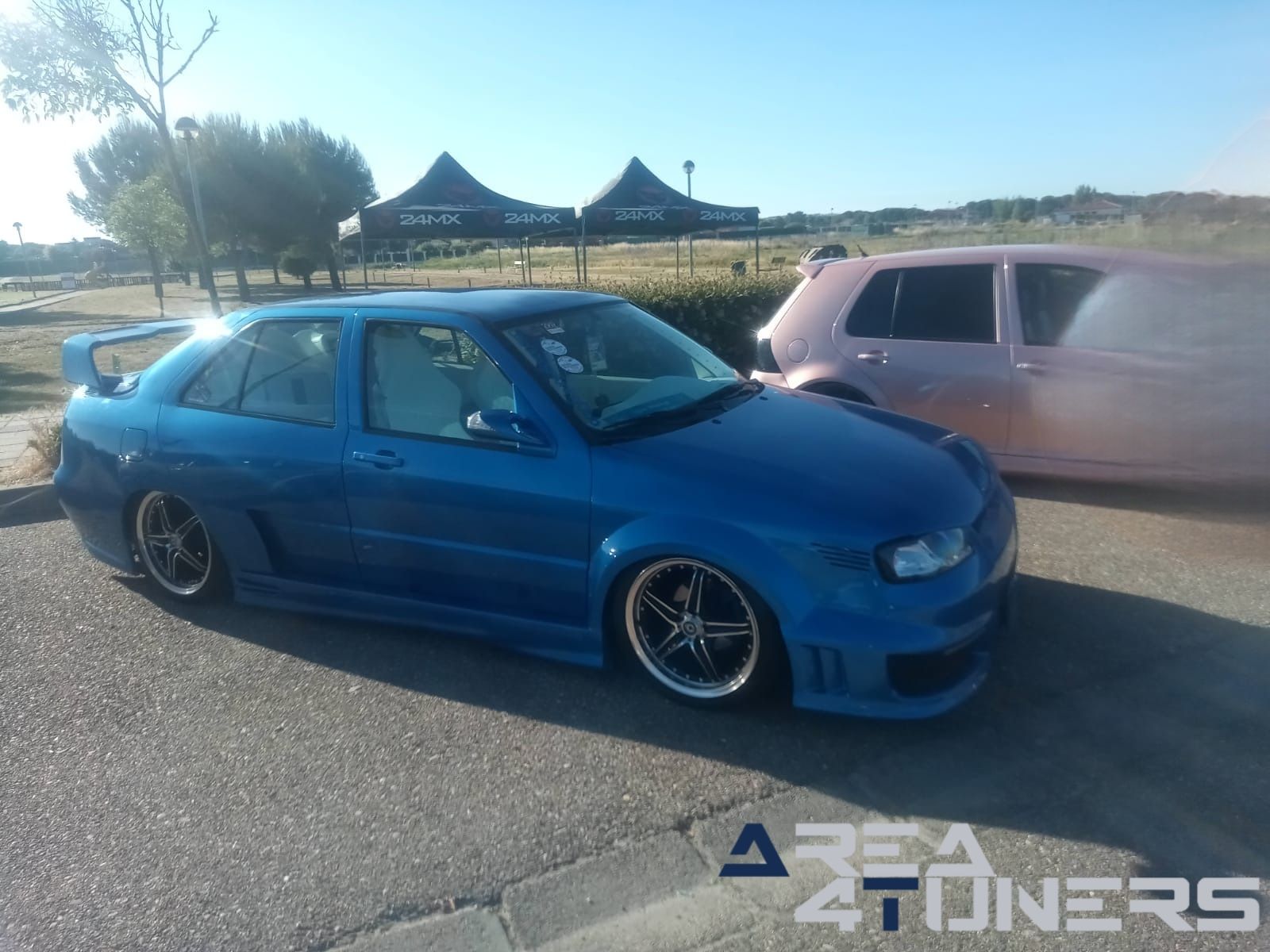 Aldeamayor Tuning Show
Imagen del reportaje de la revista Tuning Area4tuners.es, de la concentración de coches Tuning del año 2024 en Aldeamayor De San Martín, Valladolid, España.