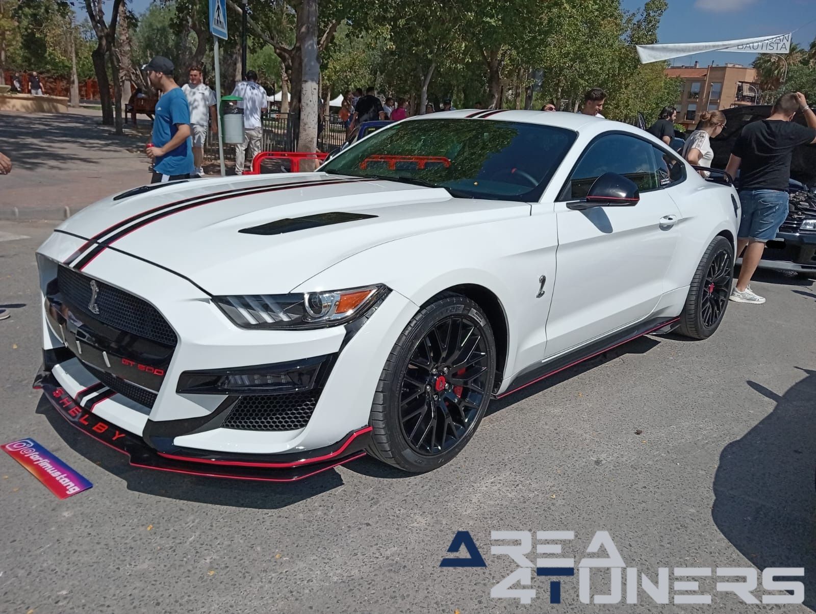 Concentración Multimarca Alqueria
Imagen del reportaje de la revista Tuning Area4tuners.es, de la concentración de coches Tuning del año 2024 en Alqueria, Alicante, España.