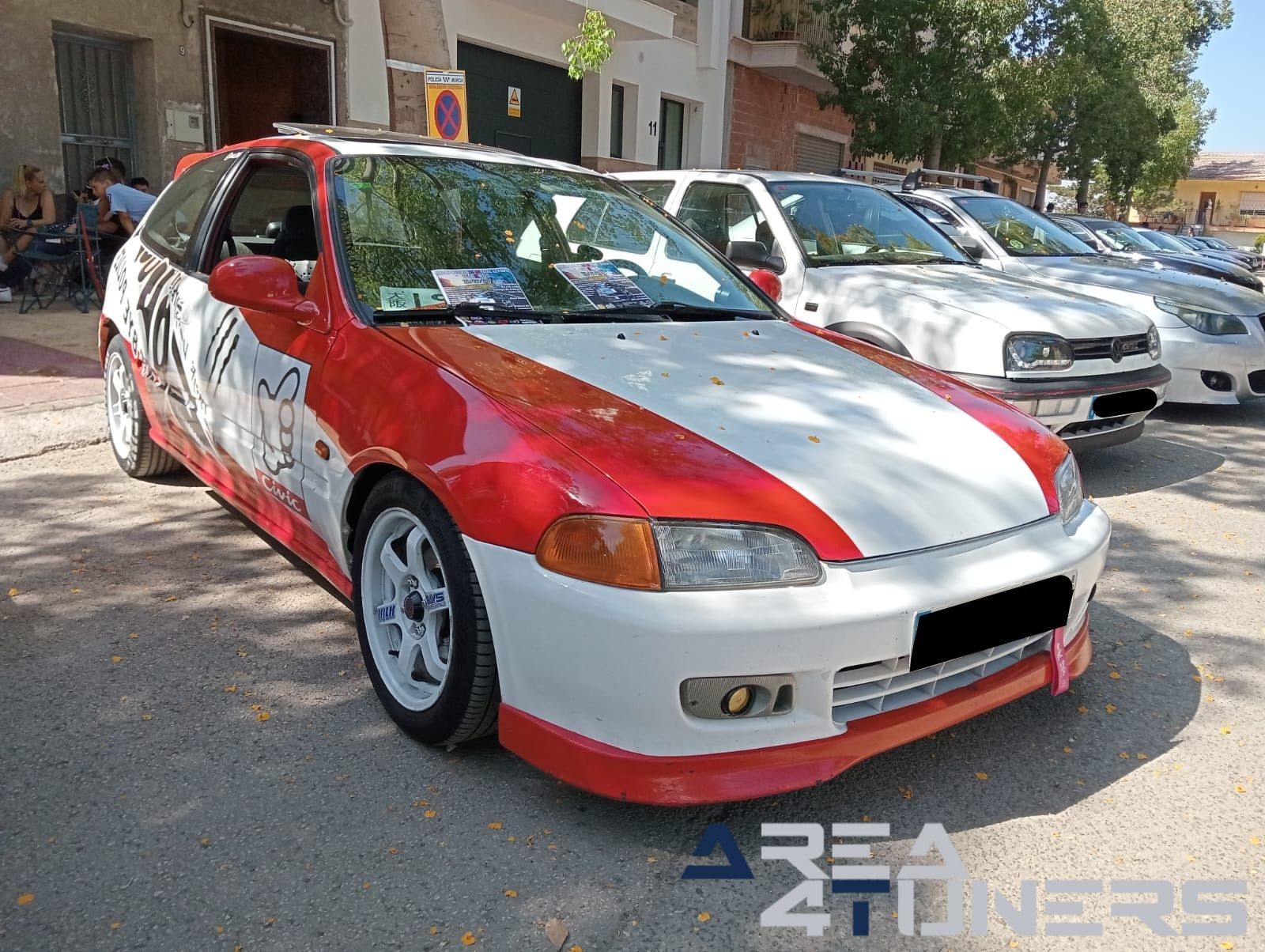 Concentración Multimarca Alqueria
Imagen del reportaje de la revista Tuning Area4tuners.es, de la concentración de coches Tuning del año 2024 en Alqueria, Alicante, España.