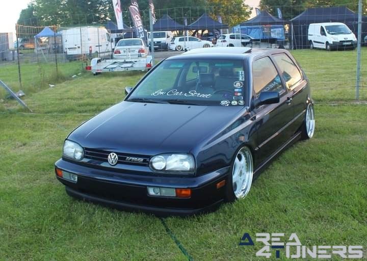 VW Days 2k24
Imagen del reportaje de la revista Tuning Area4tuners.es, de la concentración de coches Tuning del año 2024 en Seraucourt Le Grand, Francia