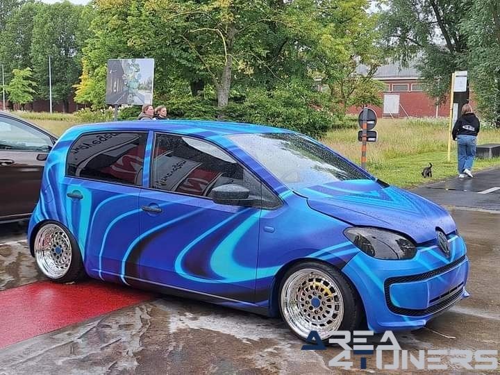 Free Drivers Crew 2024
Imagen del reportaje de la revista Tuning Area4tuners.es, de la concentración de coches Tuning del año 2024 en Zwevegem, Bélgica