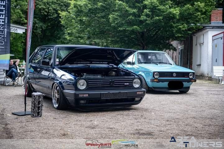 Sourkfaruts Inneres Blumenpflücken 2024
Imagen del reportaje de la revista Tuning Area4tuners.es, de la concentración de coches Tuning del año 2024 en Berlín, Alemania