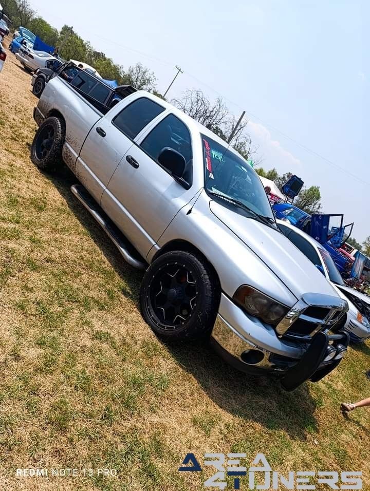 Evento Multimarca Club Banqueteros
Imagen del reportaje de la revista Tuning Area4tuners.es, de la concentración de coches Tuning del año 2024 en Villagasca, México