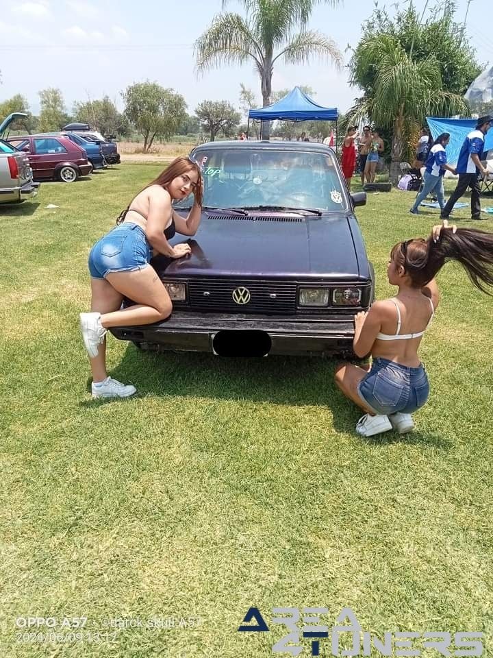 Evento Multimarca Club Banqueteros
Imagen del reportaje de la revista Tuning Area4tuners.es, de la concentración de coches Tuning del año 2024 en Villagasca, México